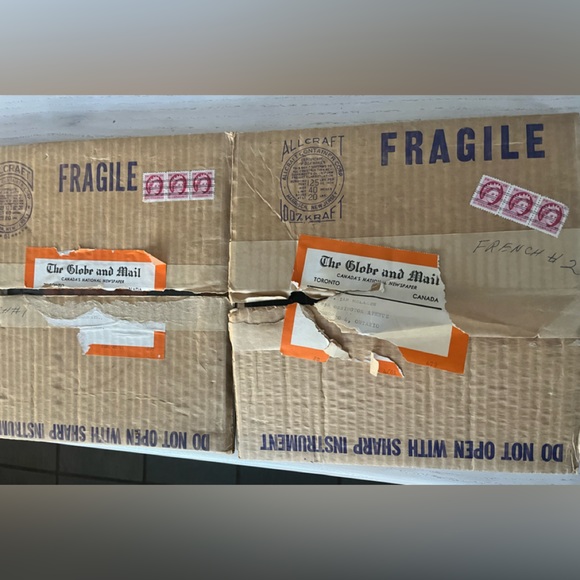 Set of Vintage Globe and Mail French Course on Vinyl - Picture 2 of 7